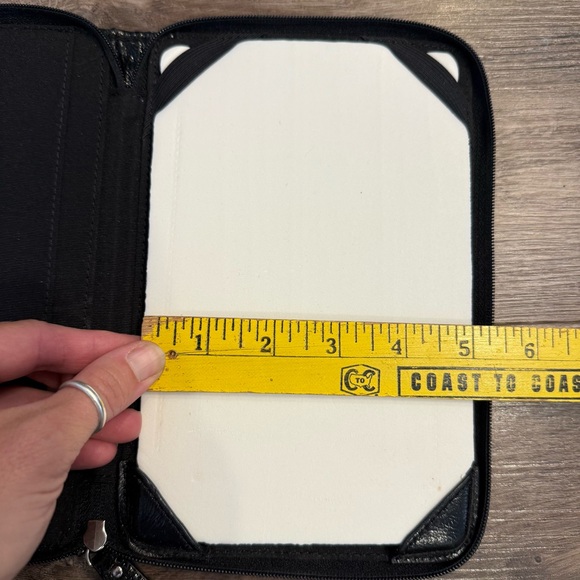 Coach Signature Black & White E-Reader Case - Picture 6 of 6